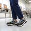 Skechers Zapatilla Mujer Seguridad Biscoe Celeste en uso en planta de alimentos
